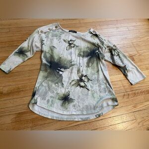 ECLA Floral Butterfly Print Women's M Medium Top 3/4 sleeve Button Detail